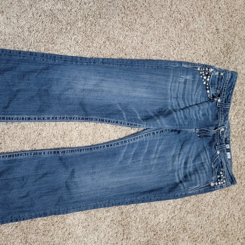 Miss Me size 36..missing back pocket button see pictures